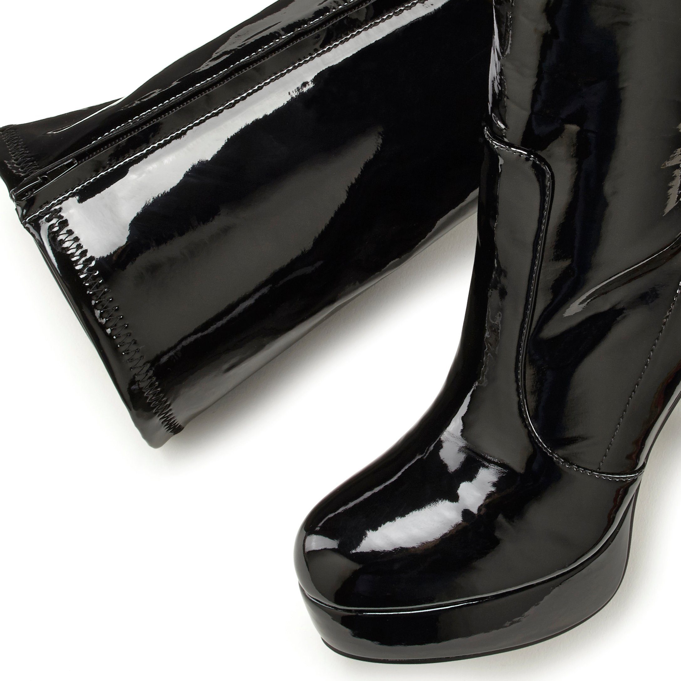 LASCANA Belle Affaire Overkneestiefel, High-Heel-Stiefelette mit Plateau und erotischer Lack-Optik