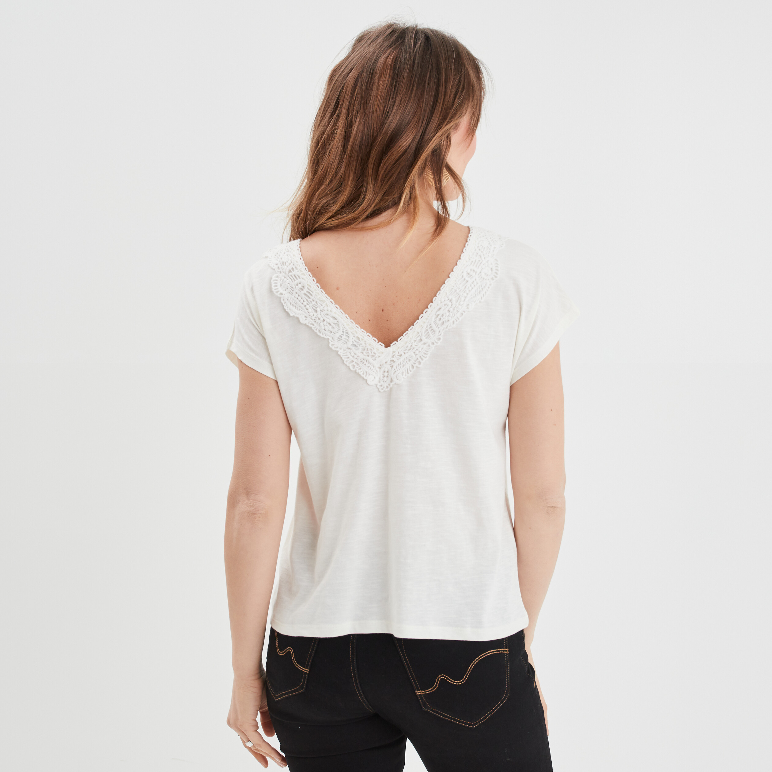 T-shirt col V macramé manches courtes blanc femme | La Halle