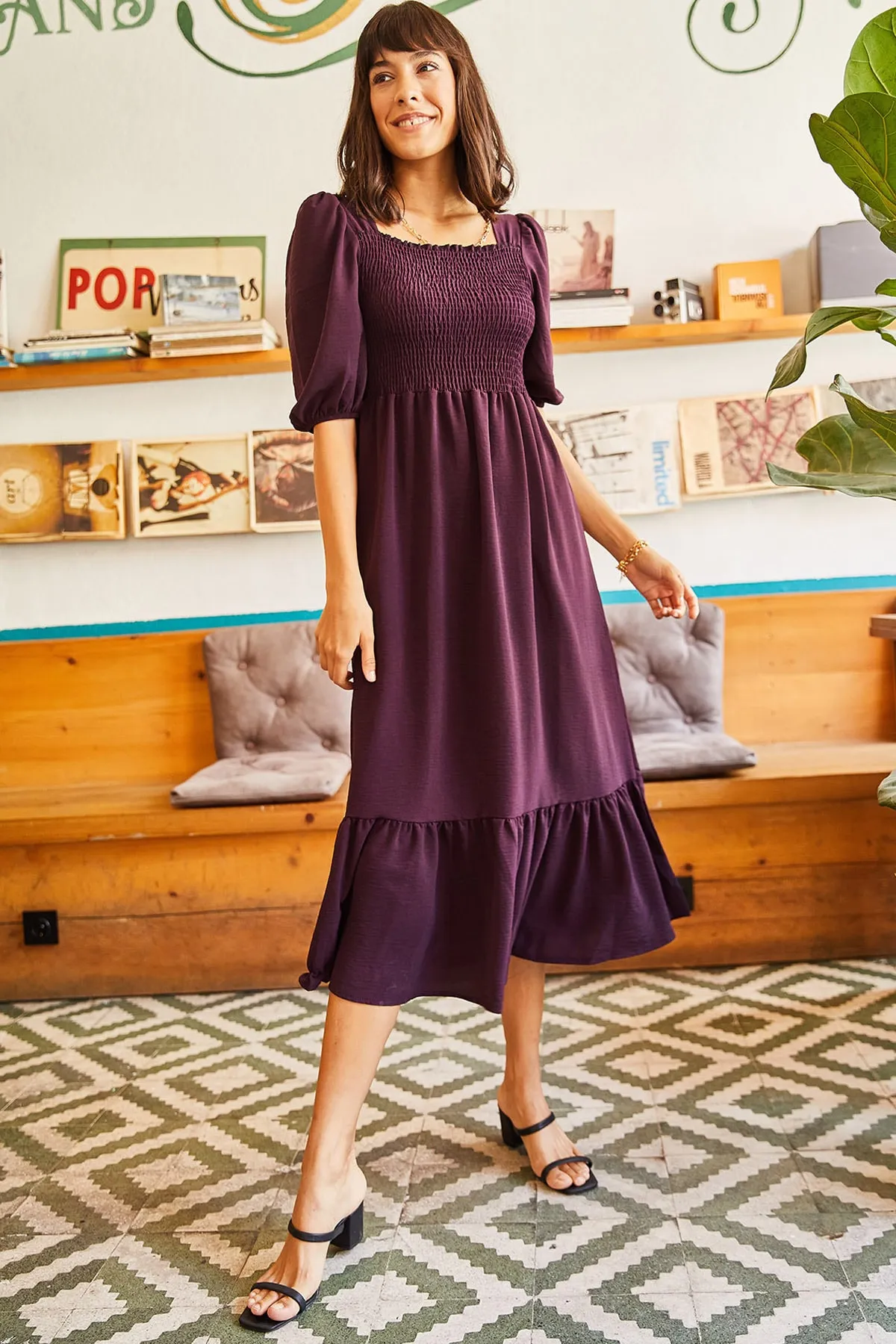 Olalook  Pflaumenfarbenes, plissiertes Bodrum-Kleid mit quadratischem Kragen für Damen ELB-19001557