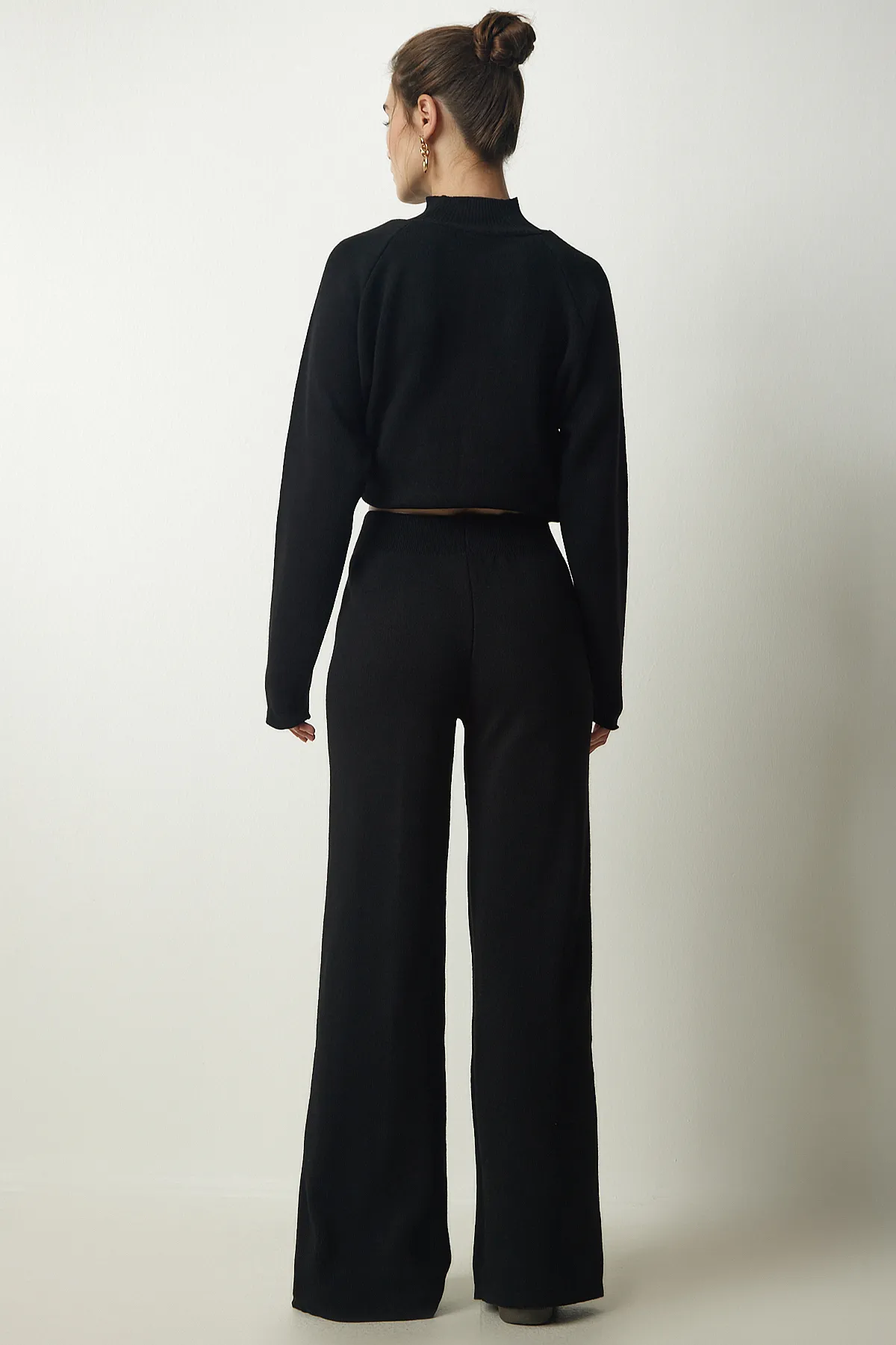 Happiness İstanbul  Stilvolles schwarzes Strick-Sweatshirt-Hosen-Set für Damen MU00012