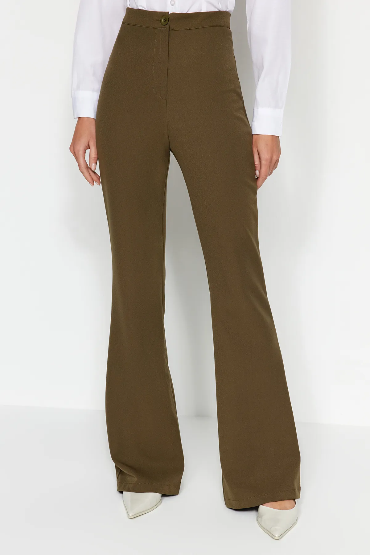 Trendyol Collection  Khakifarbene, gewebte Schlaghose TOFAW19BB0581