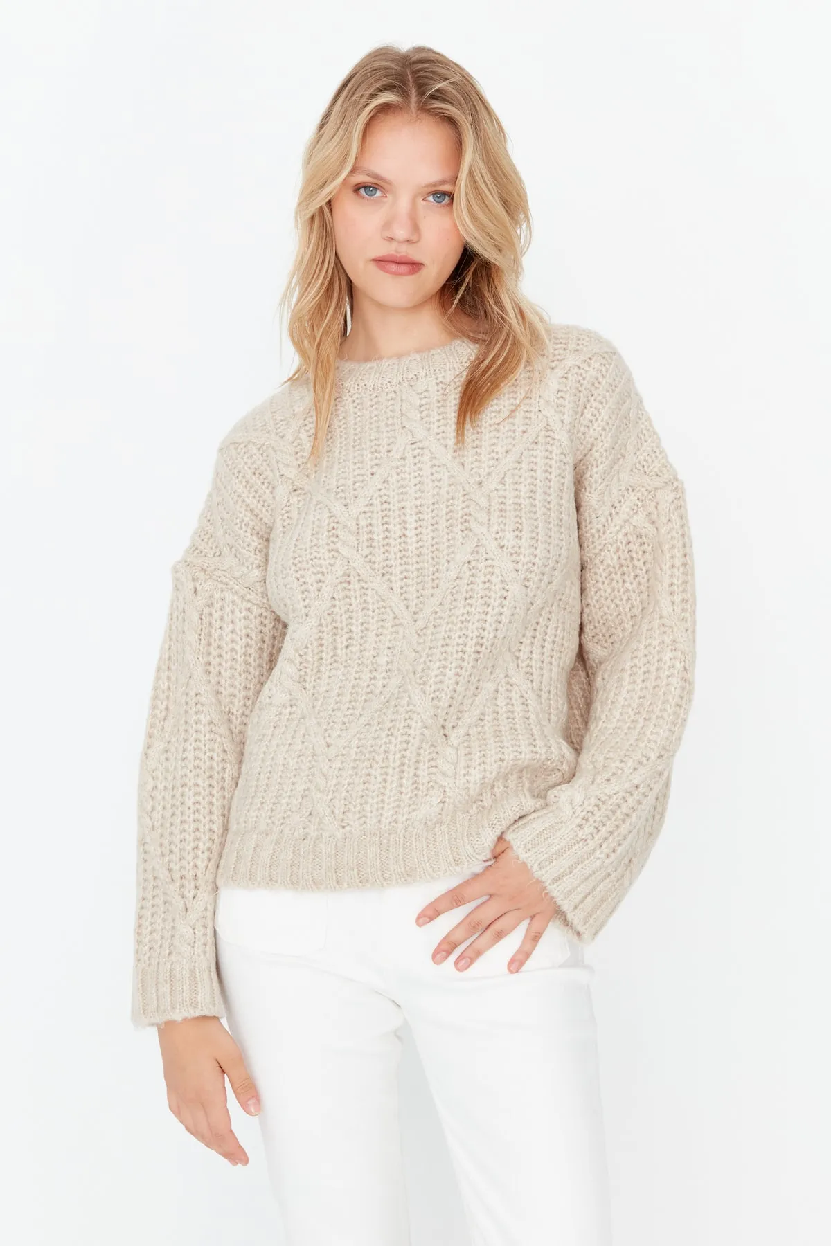 Trendyol Collection  Steiniger, weicher, strukturierter Strickpullover mit weiter Passform TWOAW23KZ01373