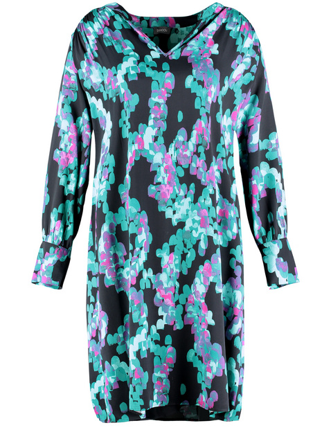 Ausgestelltes Printkleid