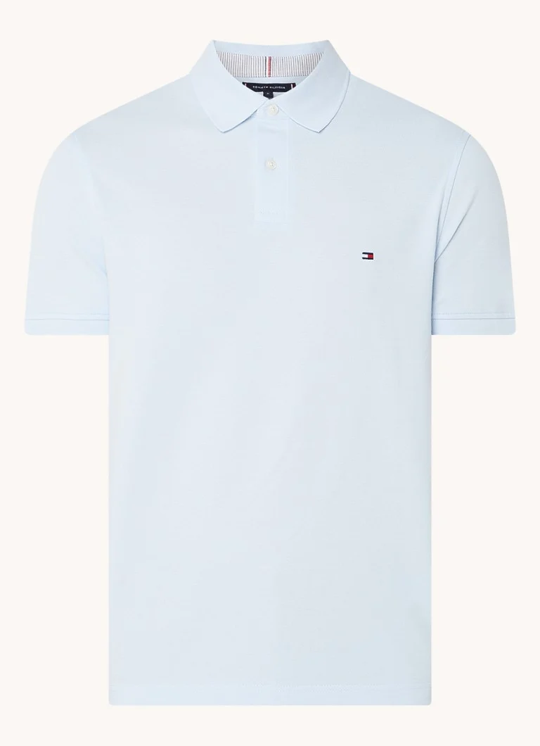 Polo Tommy Hilfiger Core de corte regular, confeccionada em piqué de algodão com bordado do logotipo.