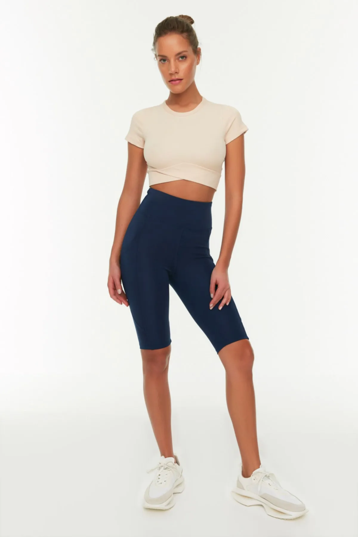 Trendyol Collection  Marineblaue Restorer-Leggings mit hoher Taille, Tasche, Detail, gestrickt, für Sport-Biker/Radfahrer/kurze Hose TWOAW21TA0064