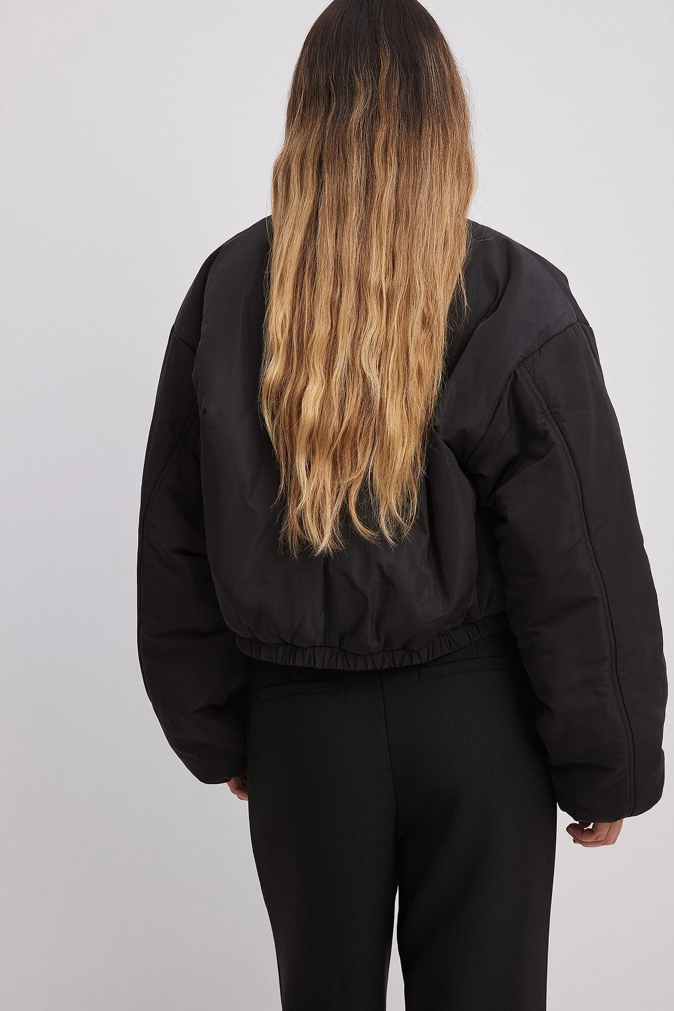 Gefütterte Crop-Bomberjacke