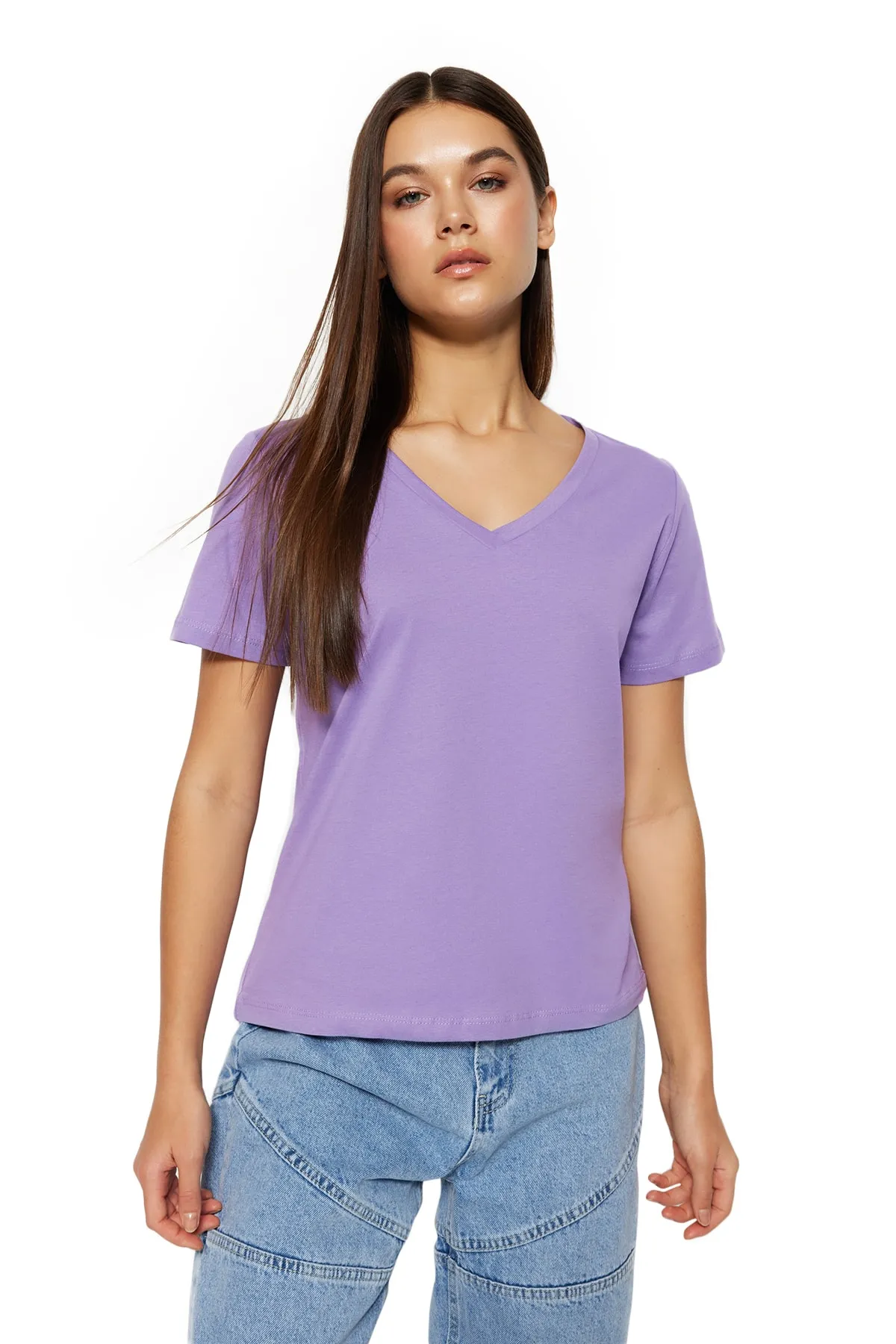 Trendyol Collection  Marineblau-Lila, 100 % Baumwolle, 2er-Pack Basic-Strick-T-Shirts mit V-Ausschnitt TWOSS23TS00002