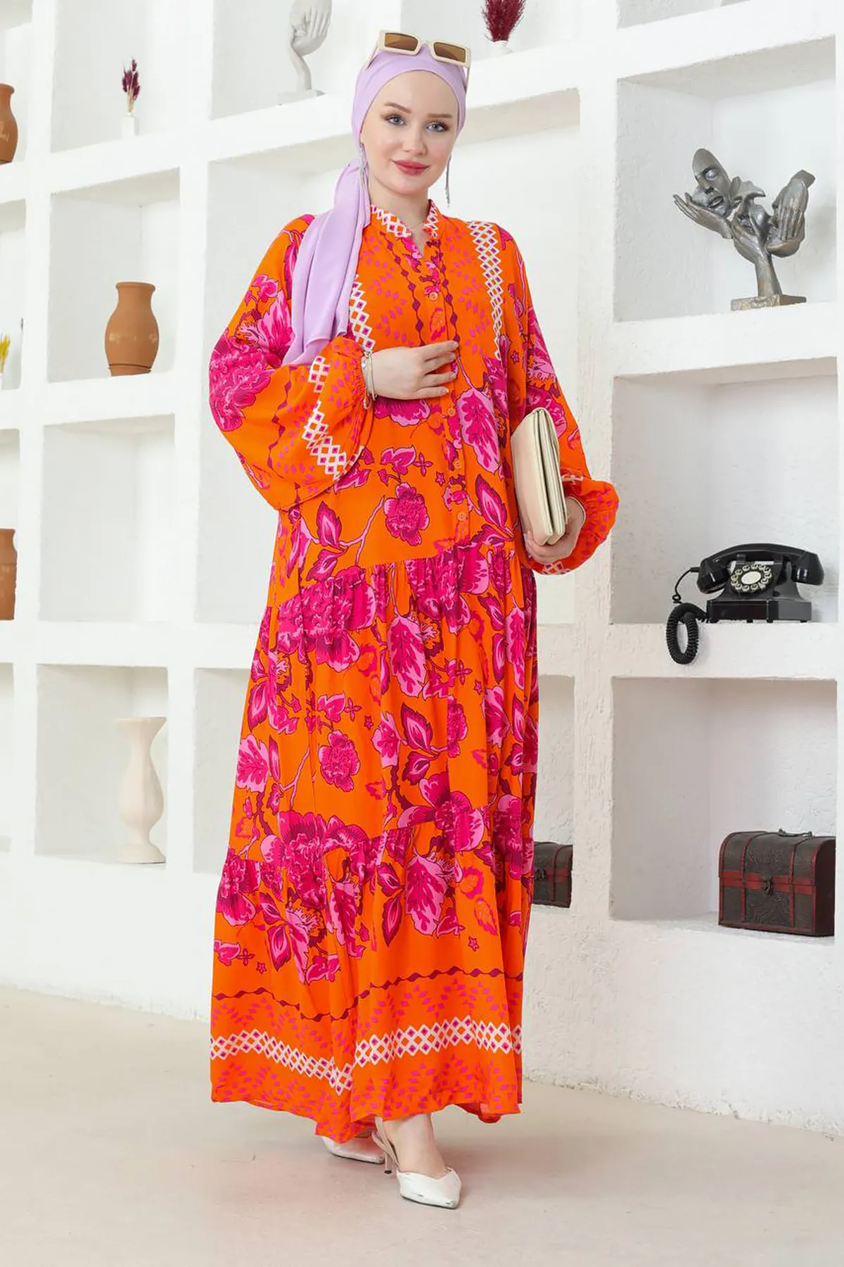 MODAQU  Kleid aus Viskose mit Blumenmuster und Knopfleiste - Schwarz