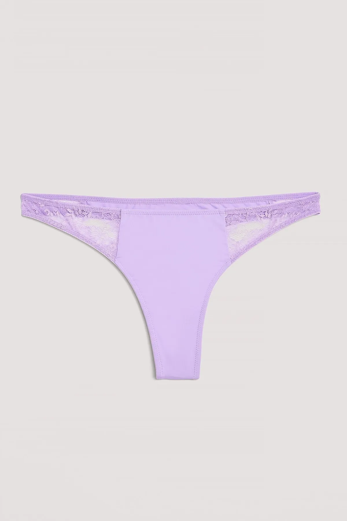 NA-KD  Mikro-String mit seitlicher Spitze
