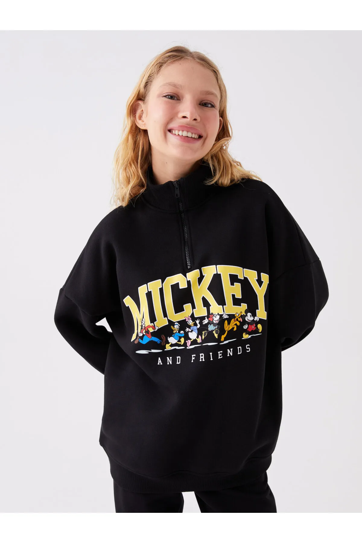 LC Waikiki  Langärmliges, übergroßes Damen-Sweatshirt mit hohem Kragen und Disney-Print
