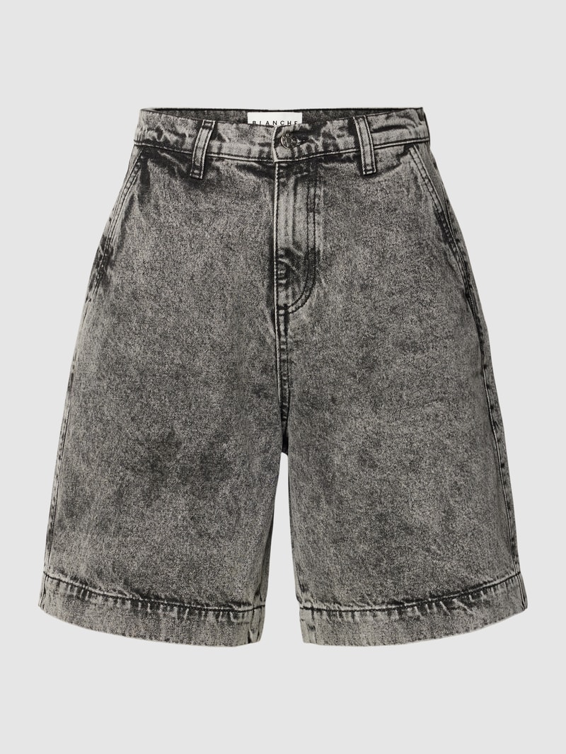 Jeansshorts mit Label-Patch in schwarz