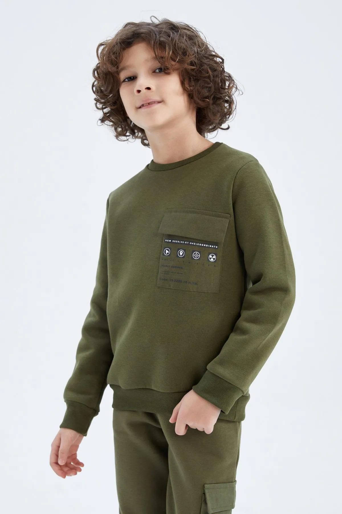 DeFacto  Bedrucktes Sweatshirt mit Rundhalsausschnitt und Tasche für Jungen