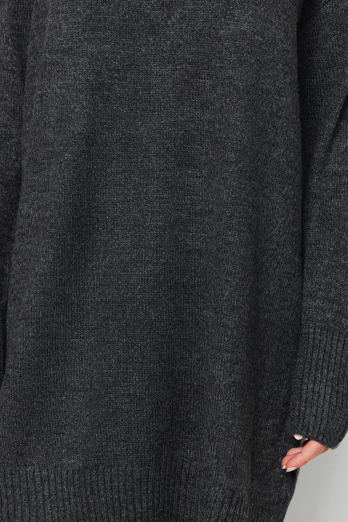 Trendyol Collection  Anthrazitfarbenes Mini-Strickkleid mit Rundhalsausschnitt TWOAW24EL00035
