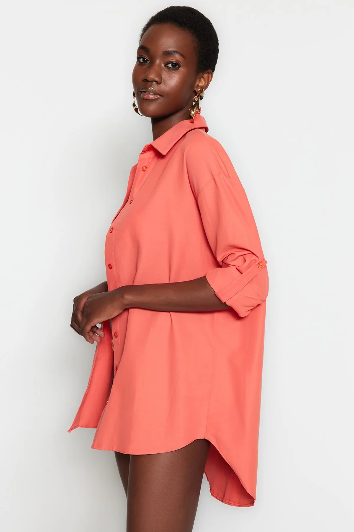 Trendyol Collection  Gewebtes Hemd mit Granatapfelblüten TBESS22GO0664