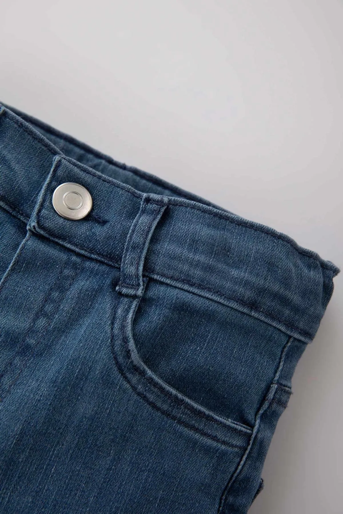 DeFacto  Slim-Fit-Jeanshose für Babys