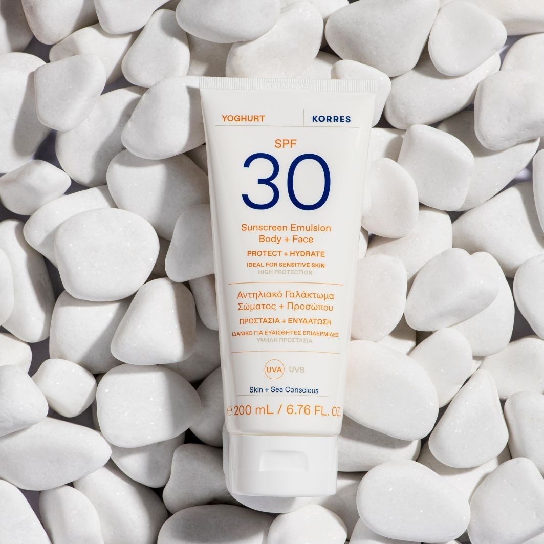 Emulsie de protecție solară KORRES pentru corp și față SPF30