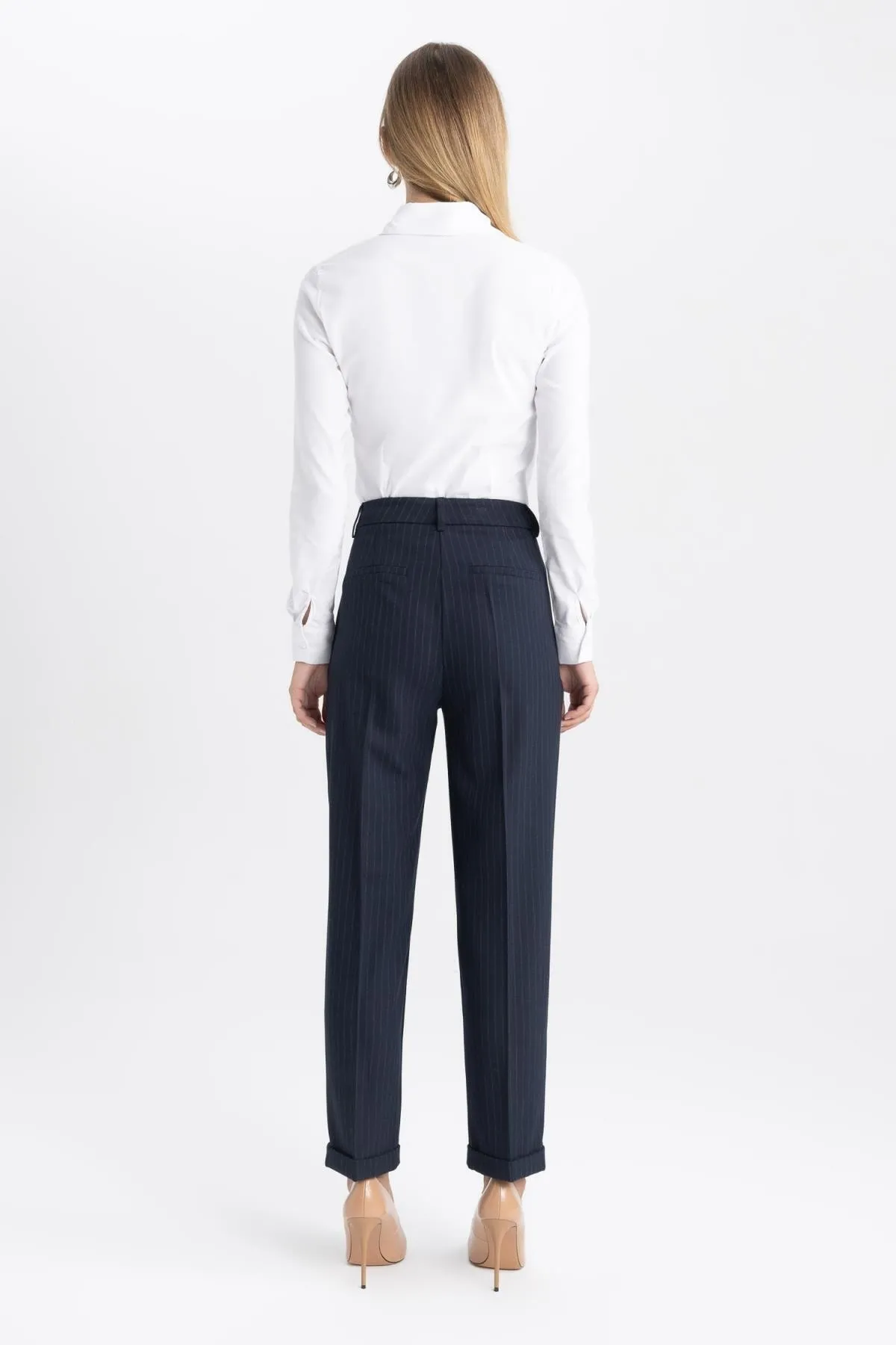 DeFacto  Tapered Fit Hose mit hoher Taille und doppeltem Bein und Taschen B3061ax23au