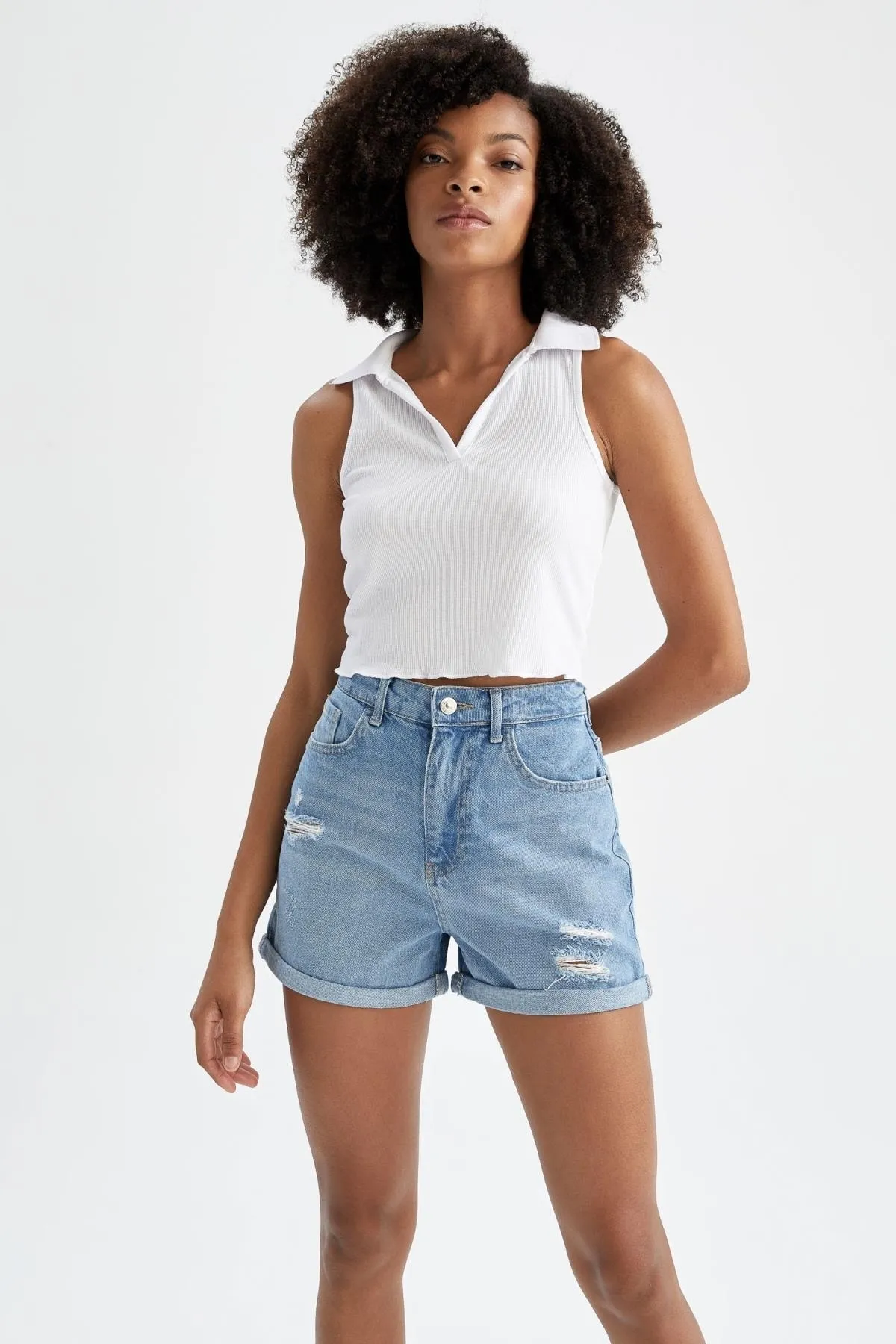 DeFacto  Mom-Fit-Jeans mit gefaltetem Bein und hoher Taille, 100 % Baumwolle