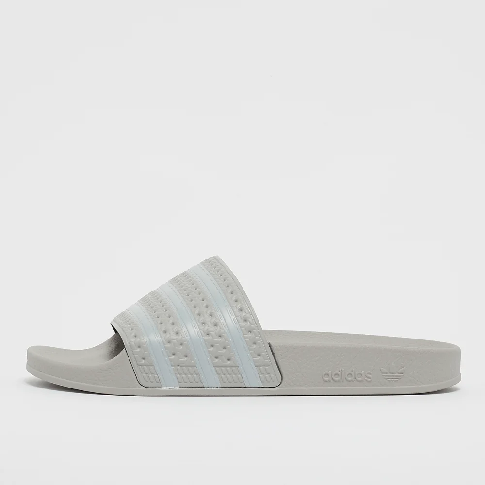 adidas adilette Badelatschen HQ1425 / grau