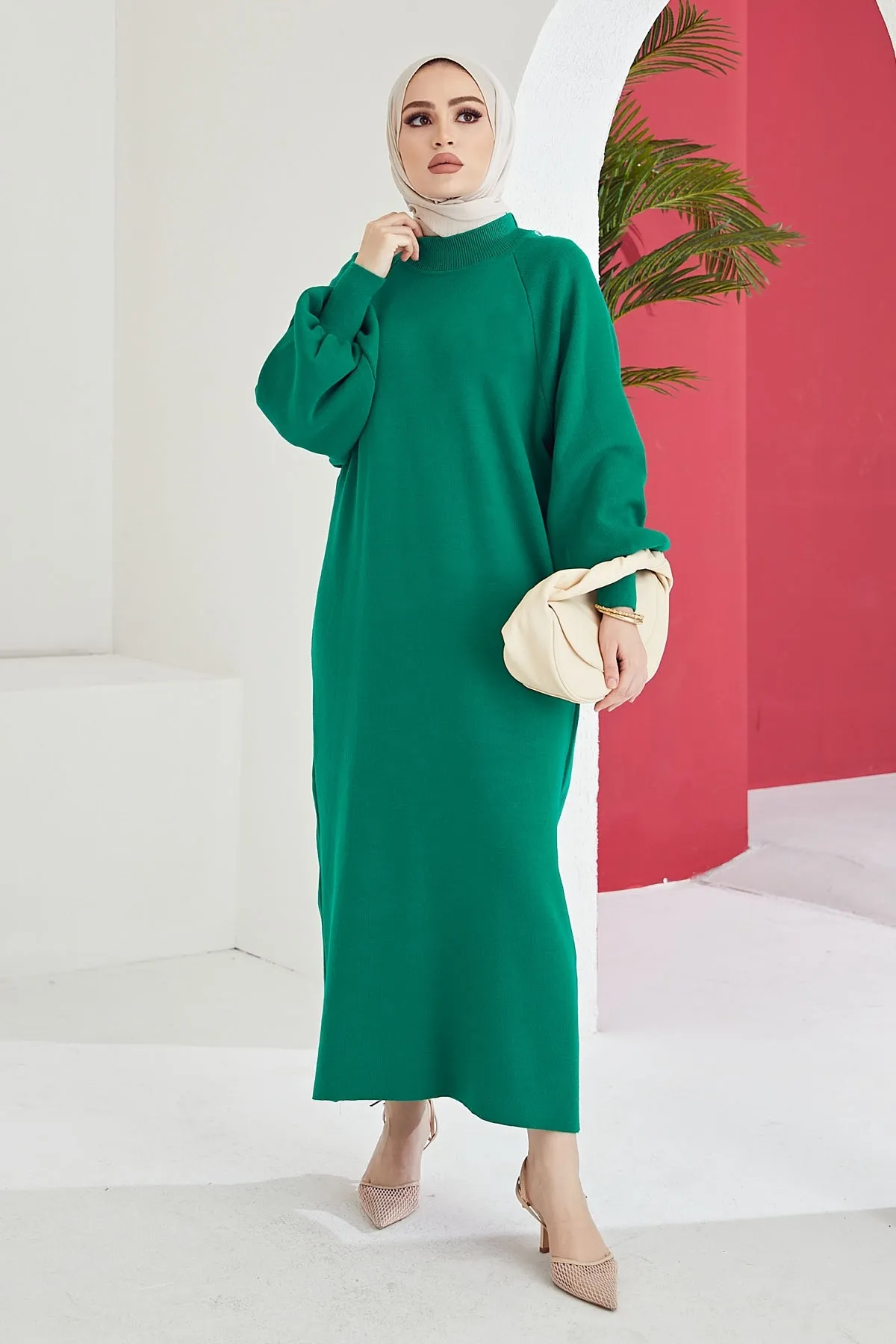 InStyle  Mina Strick-Hijab-Kleid mit Ballonärmeln – Smaragdgrün