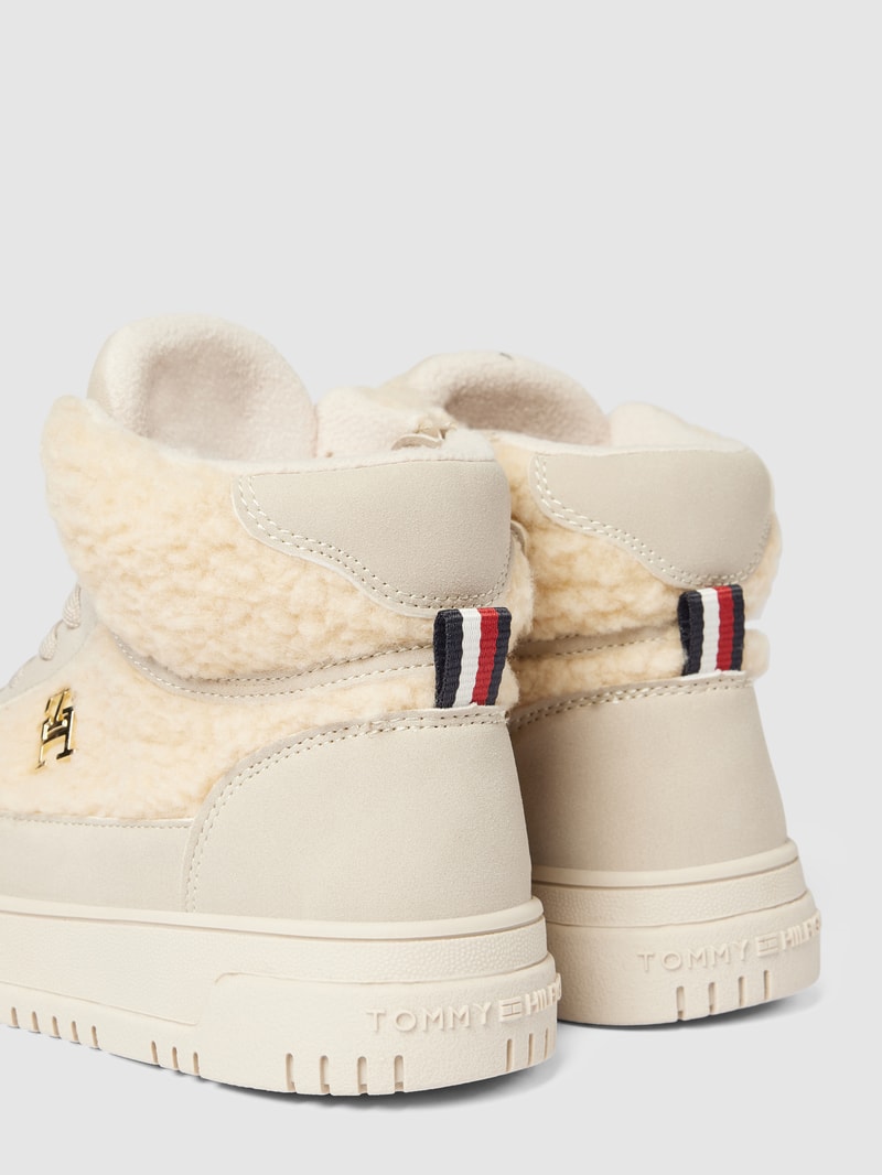 Boots mit Schnürverschluss Modell 'PAULENE' in beige