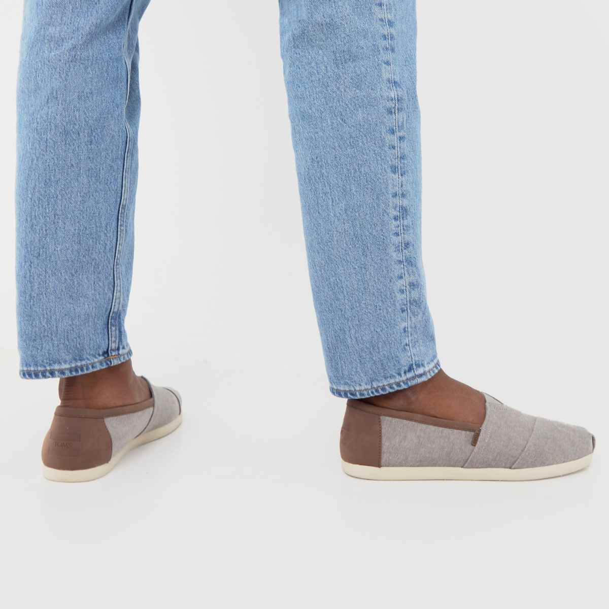 TOMS alpargata cipők szürke színben