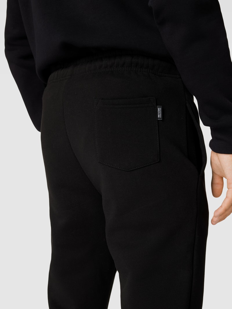 Sweathose mit Eingrifftaschen Modell 'CERES' in schwarz