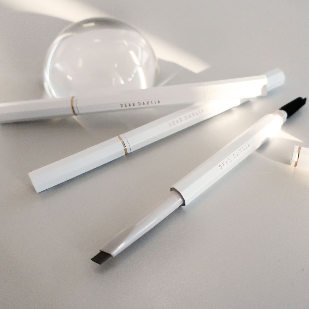 dear dahlia Perfect Brow Longwear Sculpting Pencil Crayon à sourcils