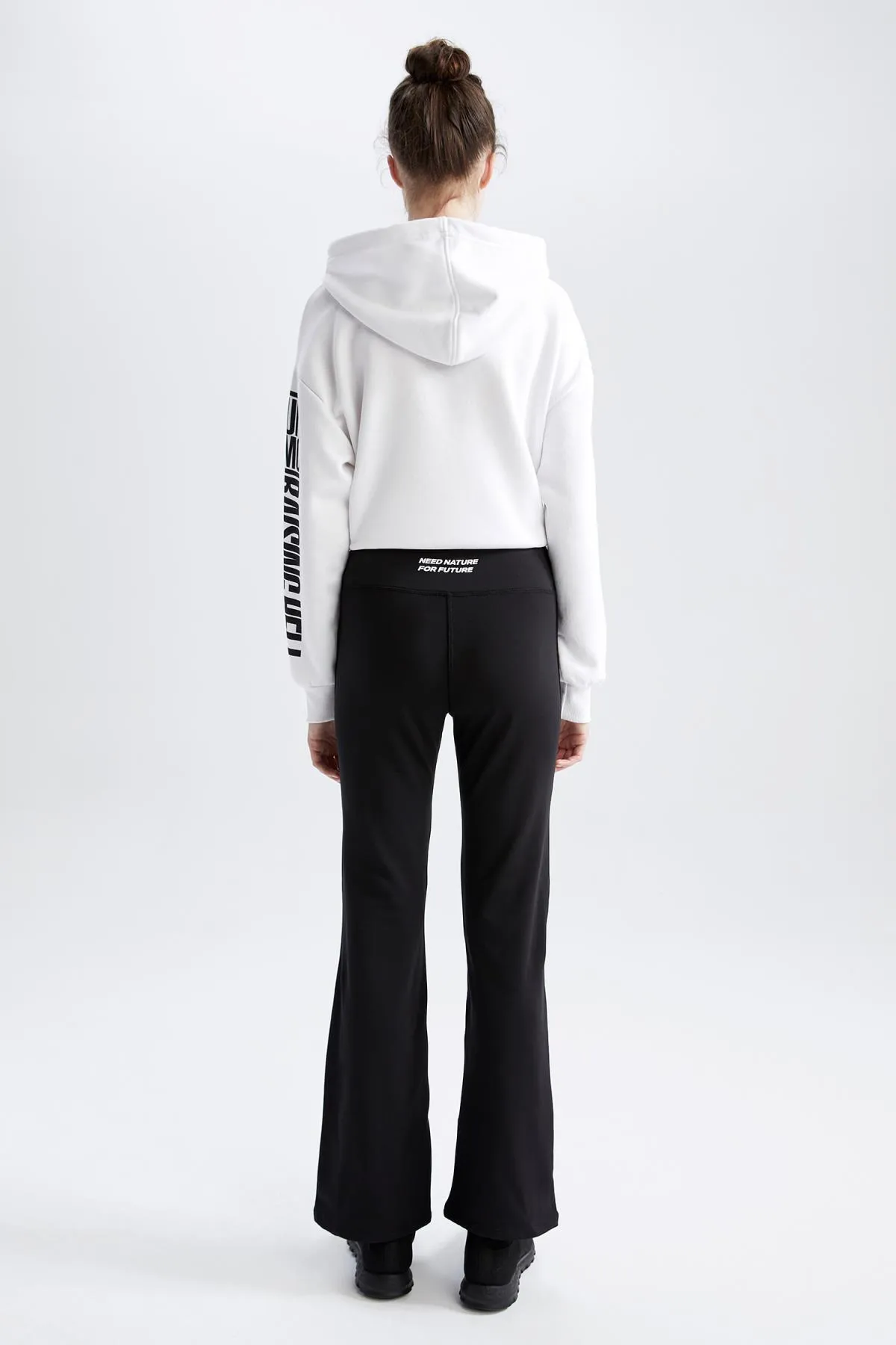 DeFacto  Passform: Normale Passform, hohe Taille, weites Bein, weiche, flauschige Warmtech-Jogginghose