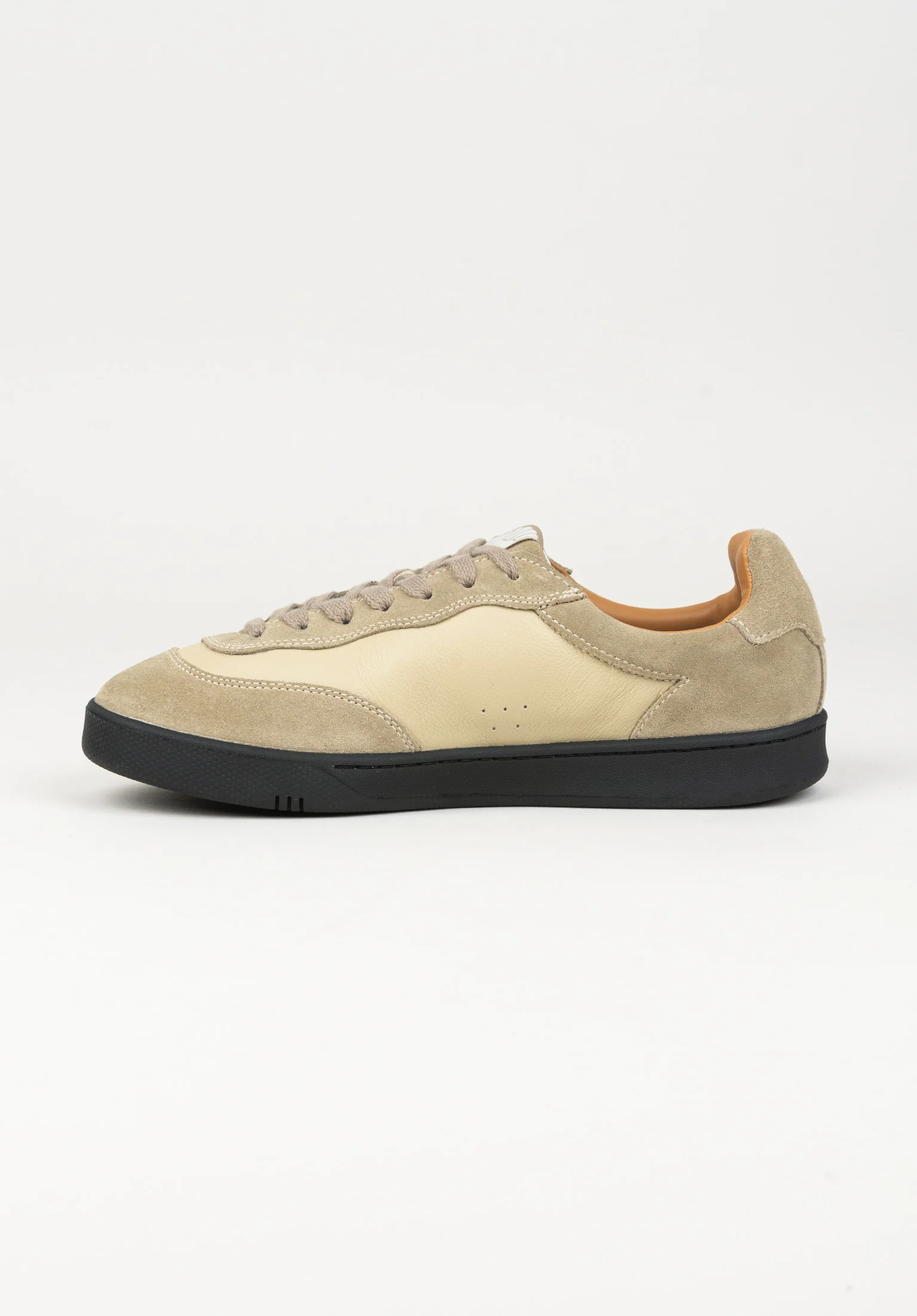 CM001 Low Suede