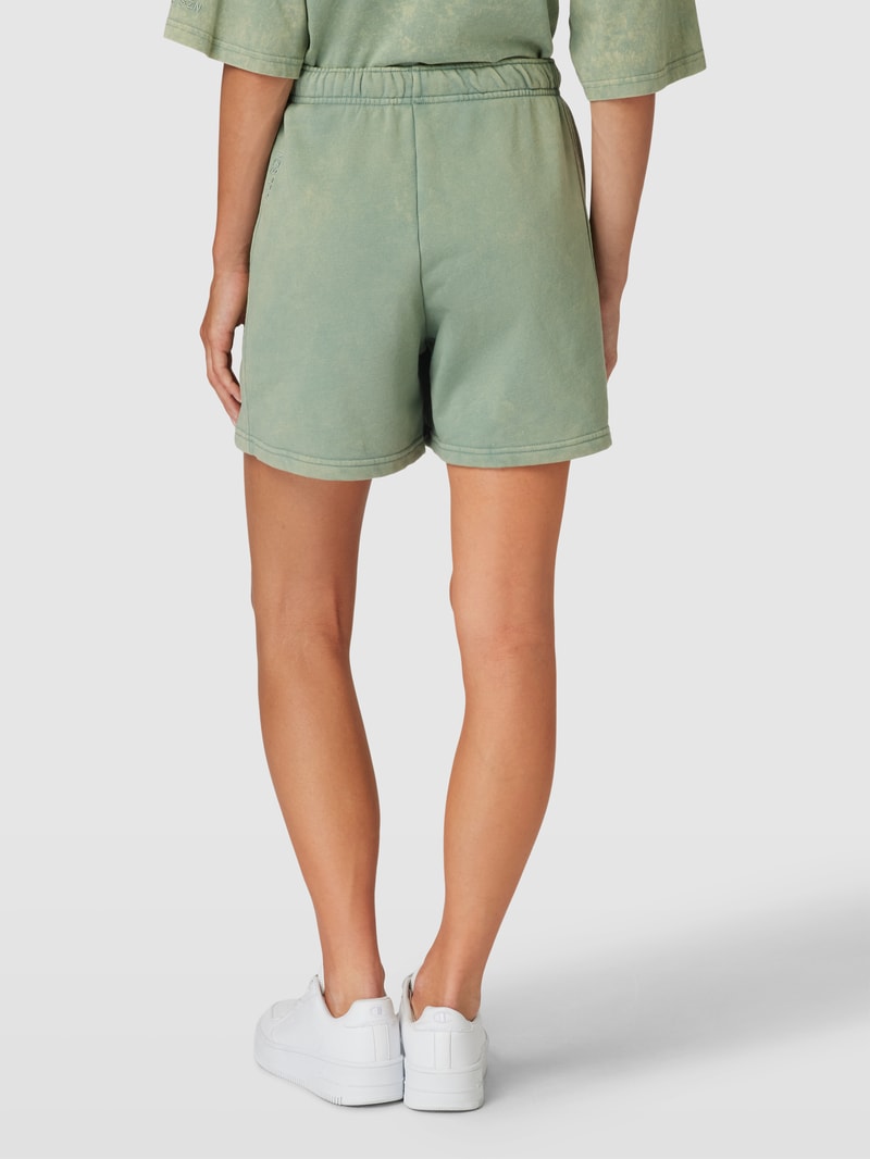 Shorts mit Label-Stitching in lindgrün