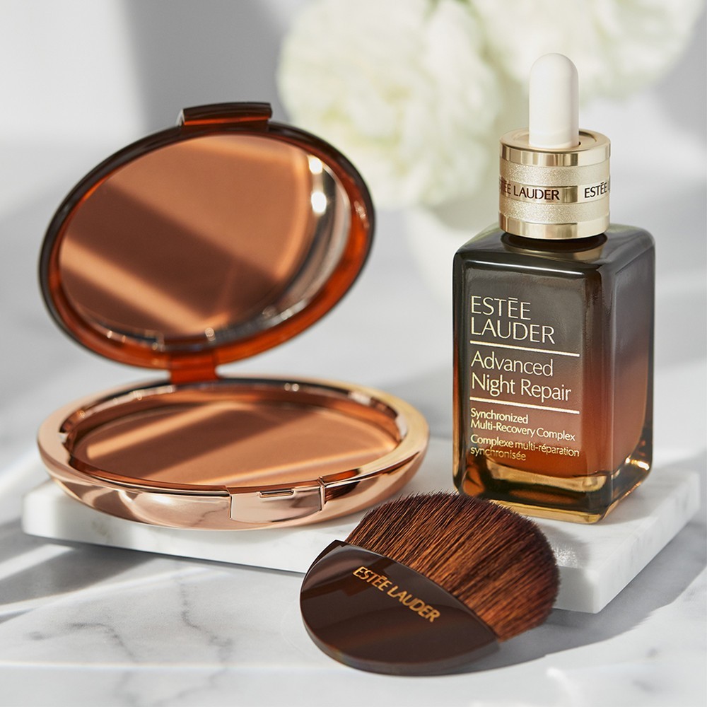 Estée Lauder mat bronzer u prahu