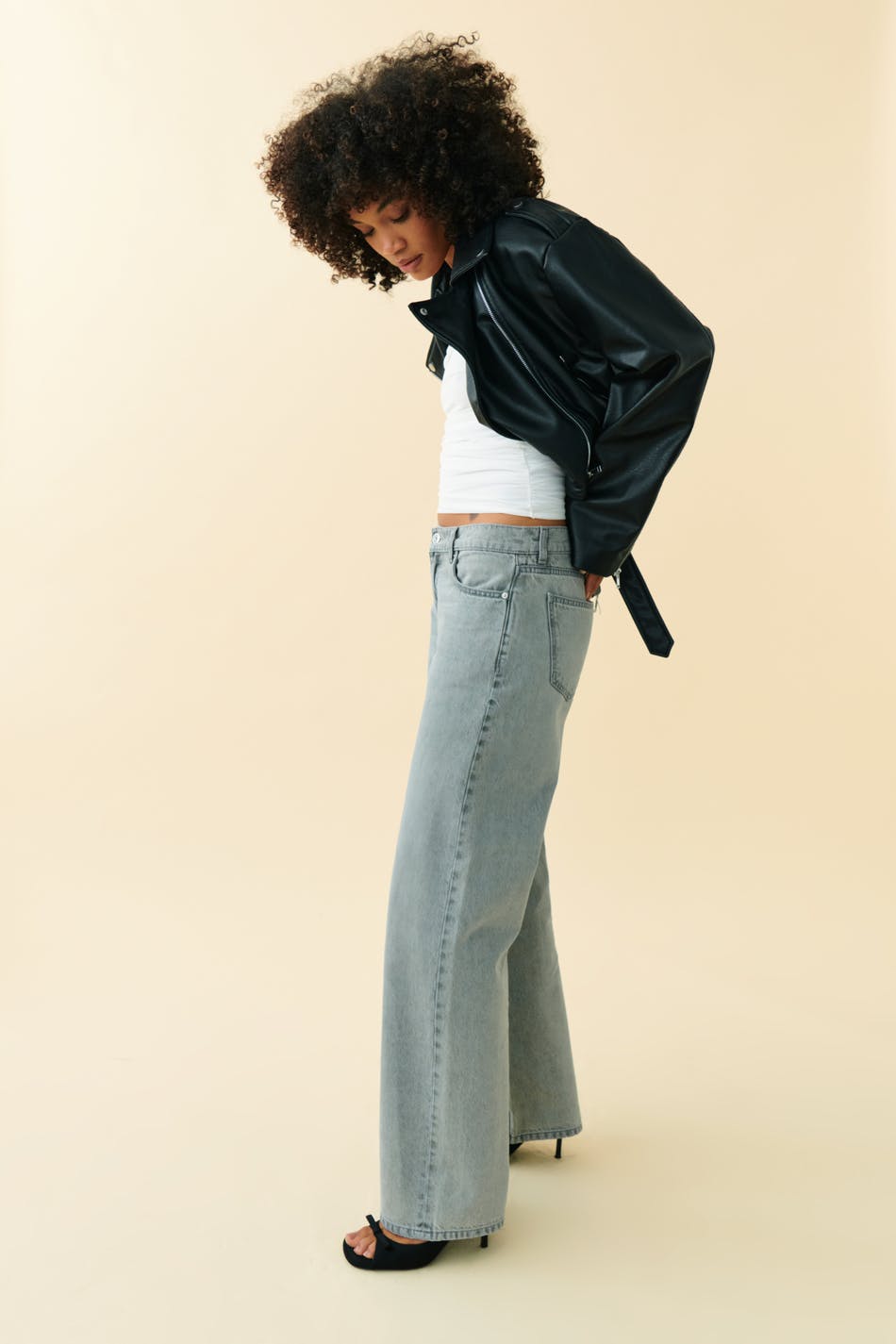 Low wide jeans