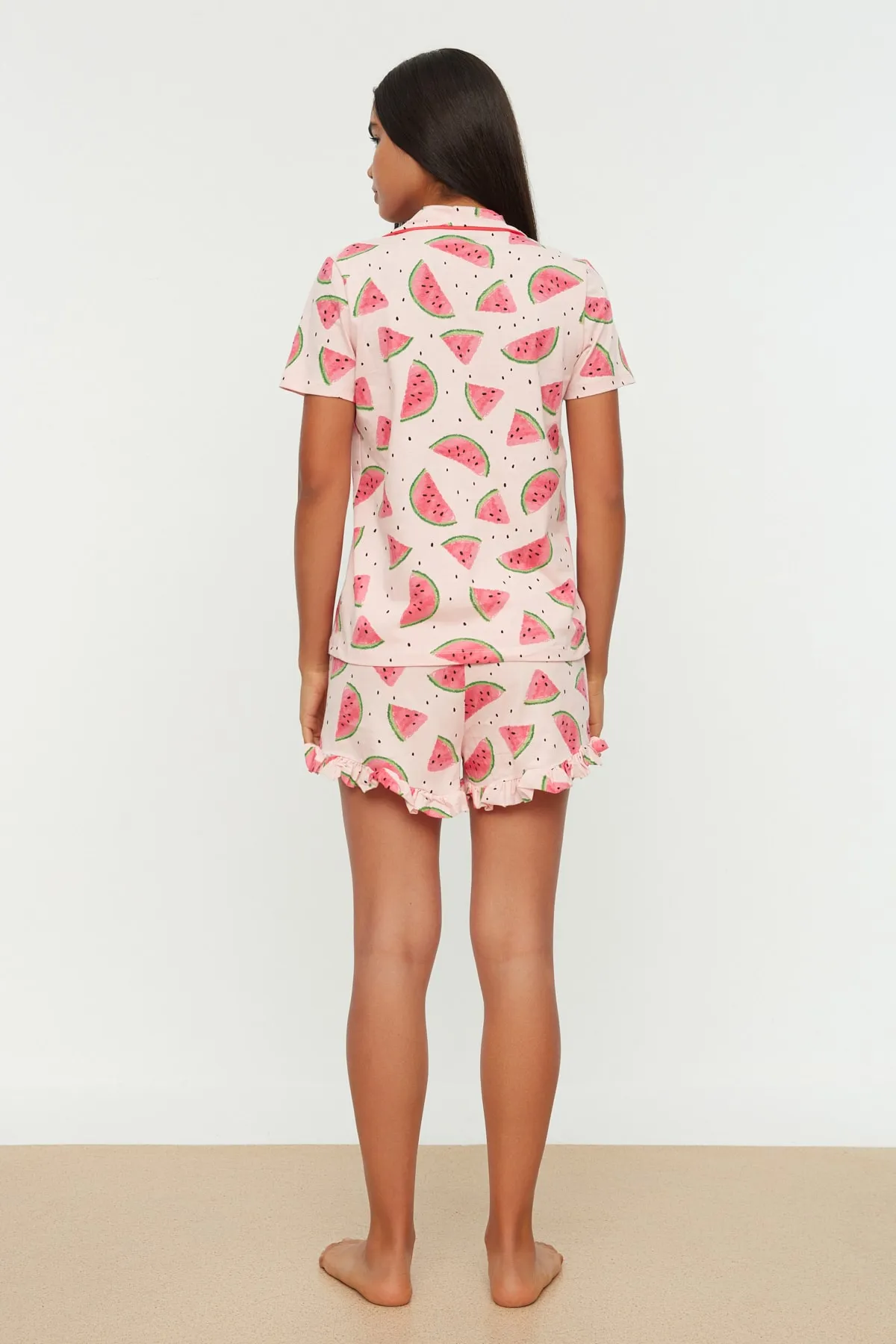 Trendyol Collection  Rosa Pyjama-Set aus Hemd und Shorts mit Rüschen, 100 % Baumwolle, Wassermelonenmuster, THMSS21PT0670
