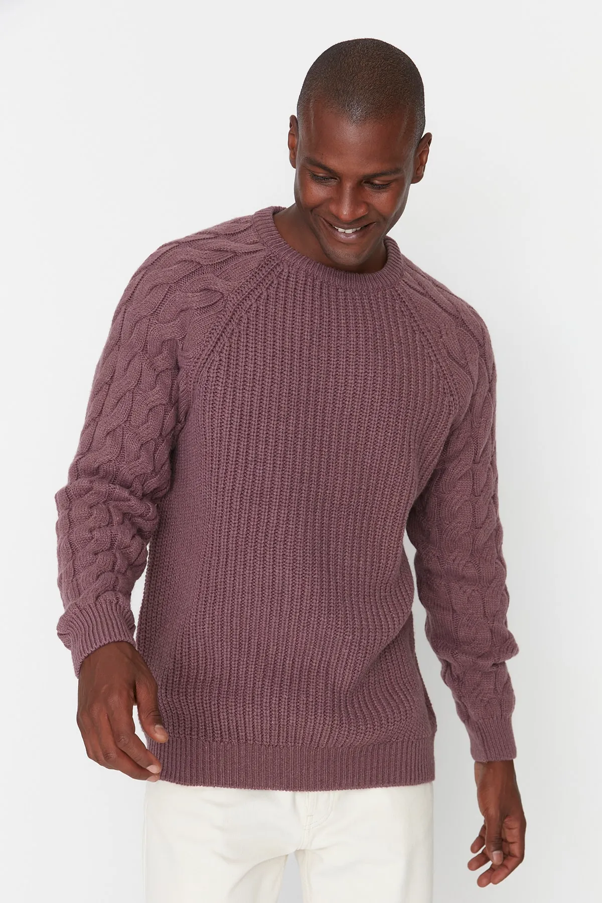 Trendyol Collection  Dried Rose Regular Fit Rundhals-Haarstrickpullover mit detailliertem Strickmuster TMNAW22KZ2059