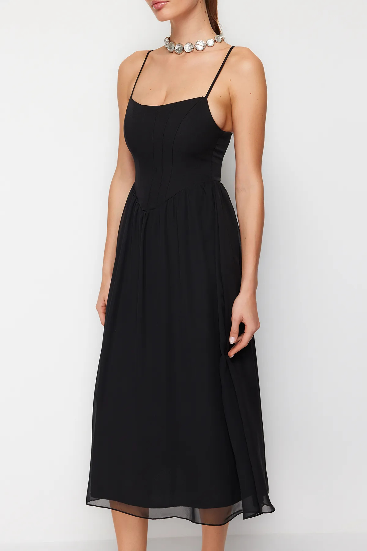 Trendyol Collection  Schwarzes, offenes Taillen-/Skater-gefüttertes Korsett, detailliertes, elegantes Abendkleid aus Tüll