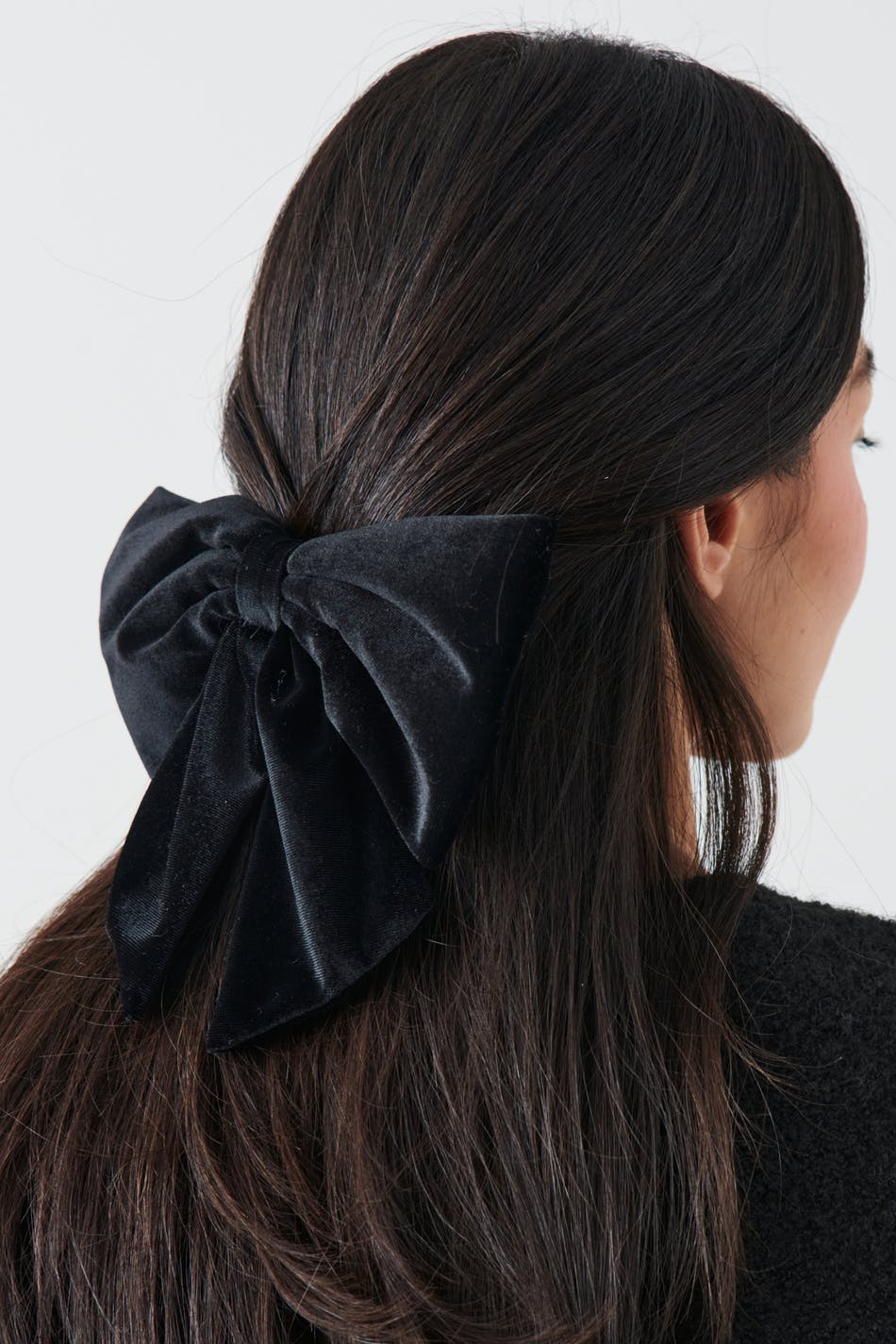 Large velvet hair bow