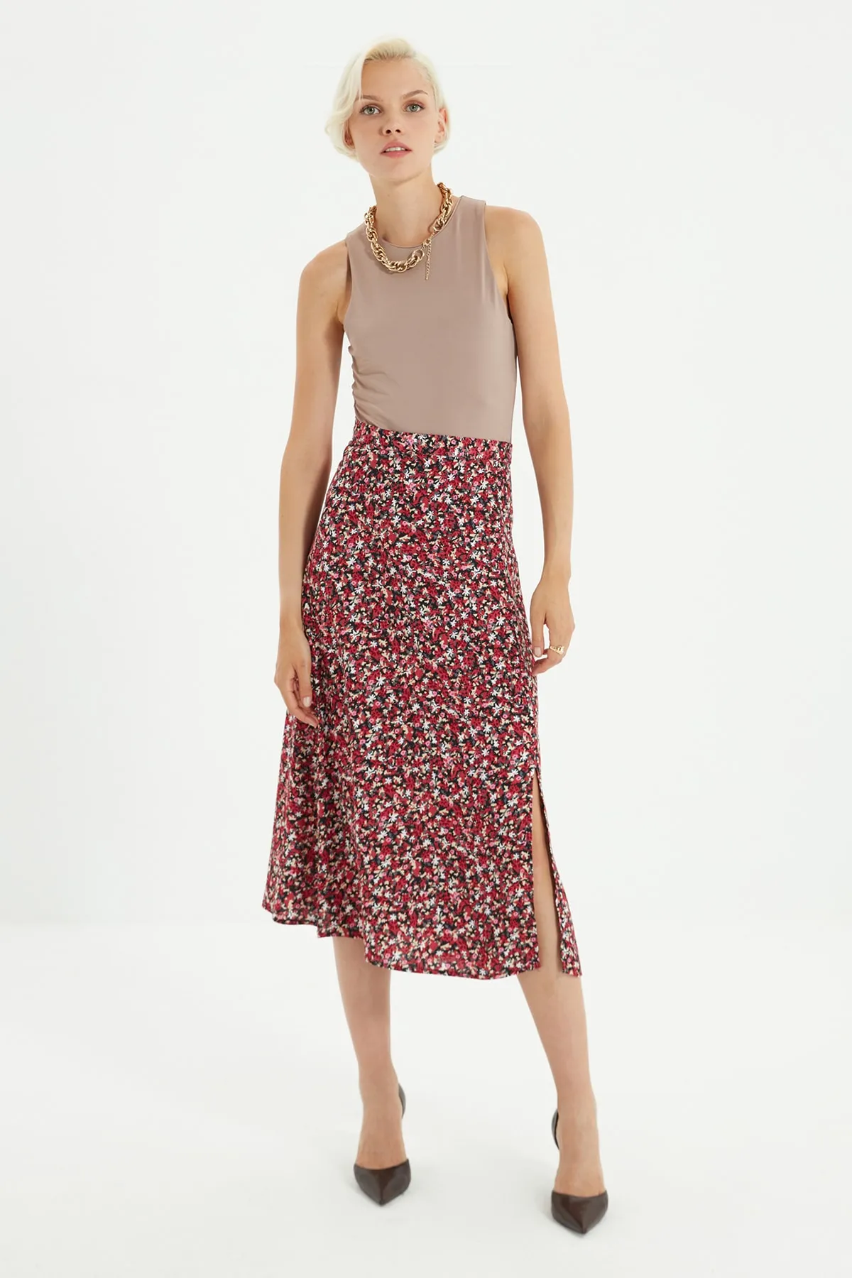 Trendyol Collection  Mehrfarbiger Midirock aus Viskosestoff mit Schlitzdetail und Blumenmuster TWOSS20ET0230