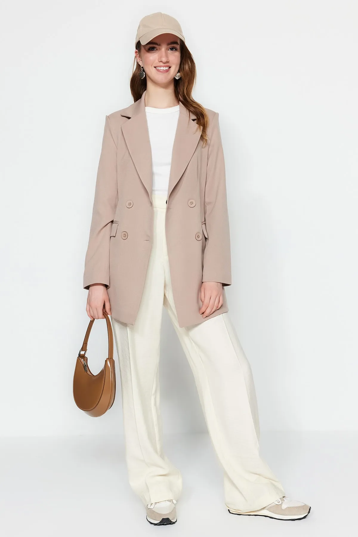 Trendyol Modest  Nerzfarbener Blazer aus Webstoff mit Doppelknöpfen und detailliertem Taschenfutter TCTSS22CE025