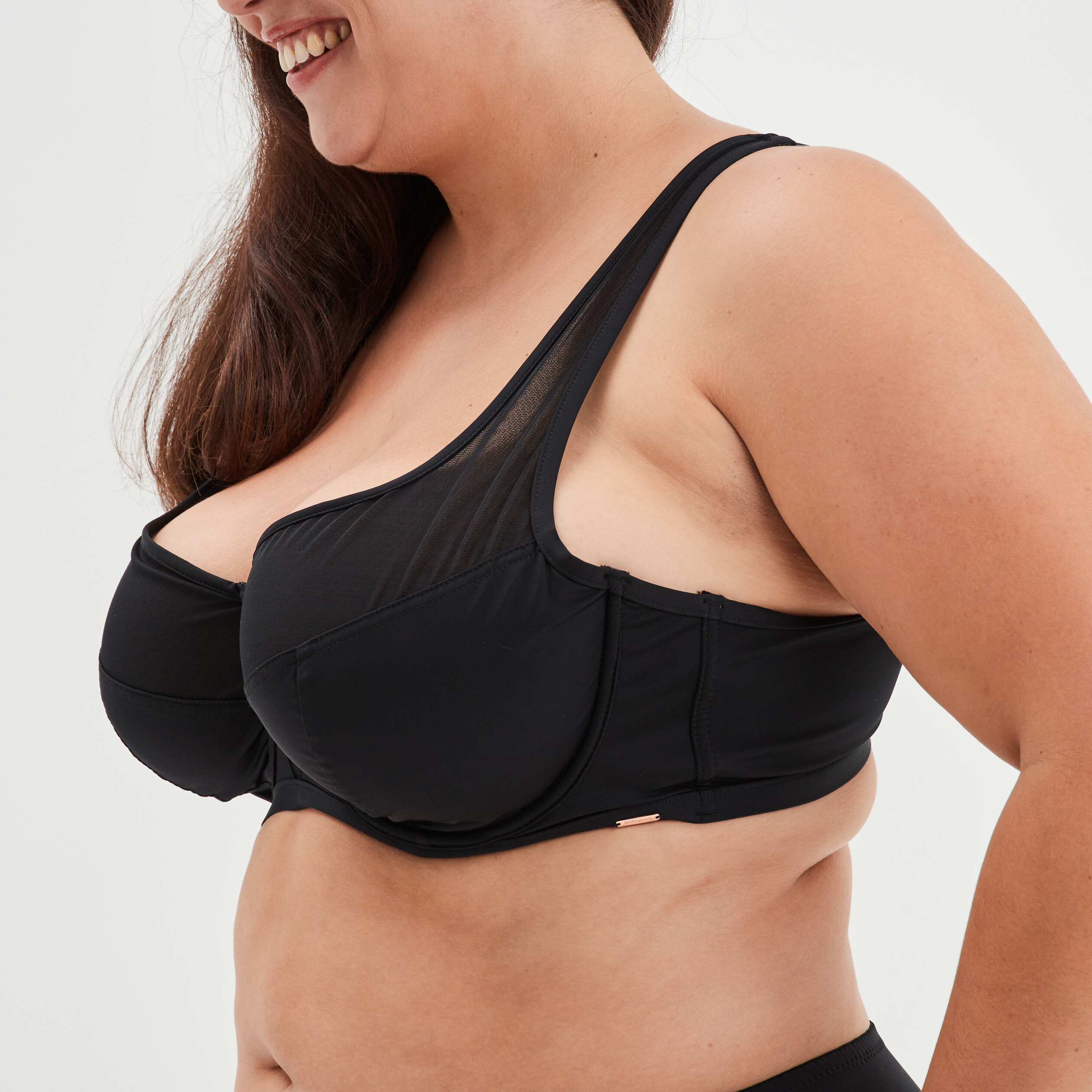Soutien-gorge corbeille microfibre Izold noir femme grande taille | La Halle
