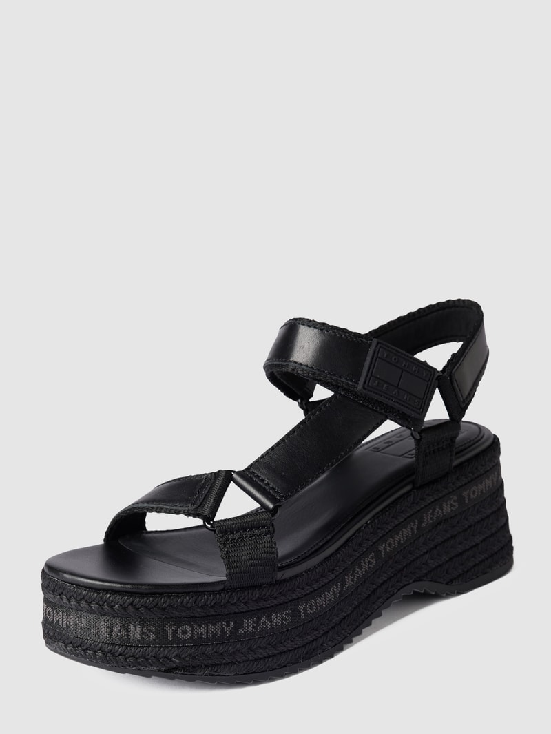 Sandalen mit Label-Schriftzug in schwarz
