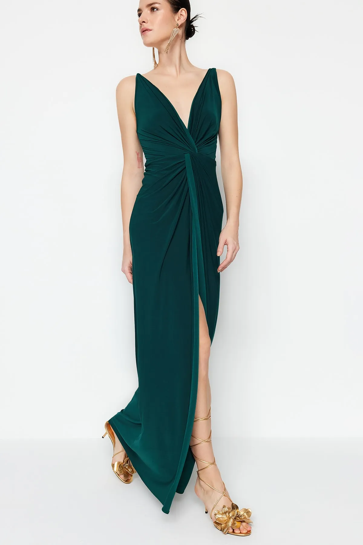 Trendyol Collection  Smaragdgrünes gefüttertes langes Abendkleid aus Strick TPRSS19UT0099