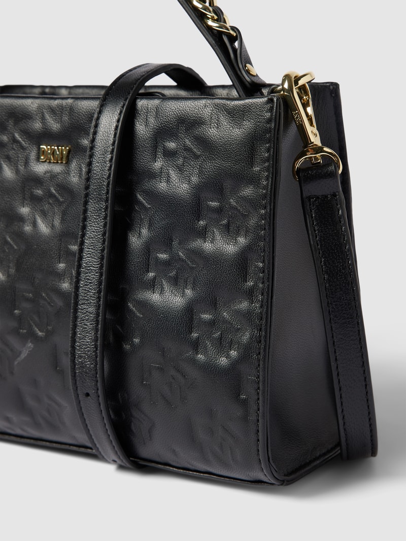 Umhängetasche mit Label-Applikation Modell 'CARISSA' in schwarz