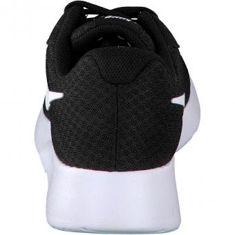 Nike Tanjun Sneaker in schwarz