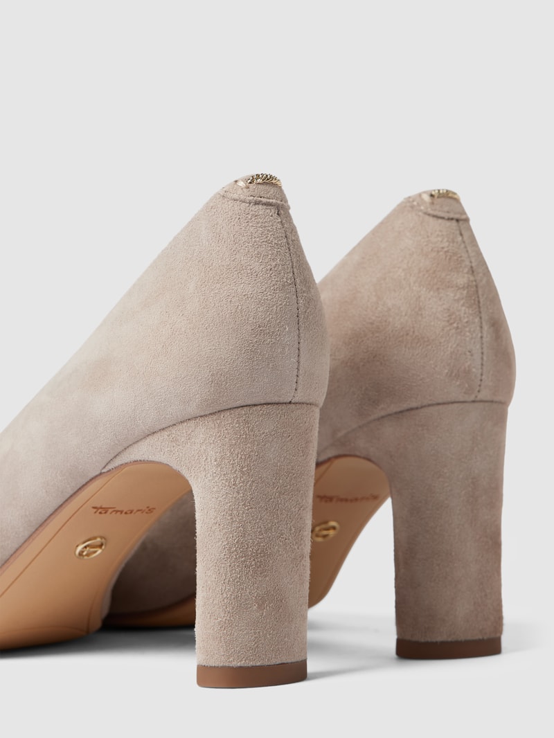 Pumps aus Veloursleder in beige