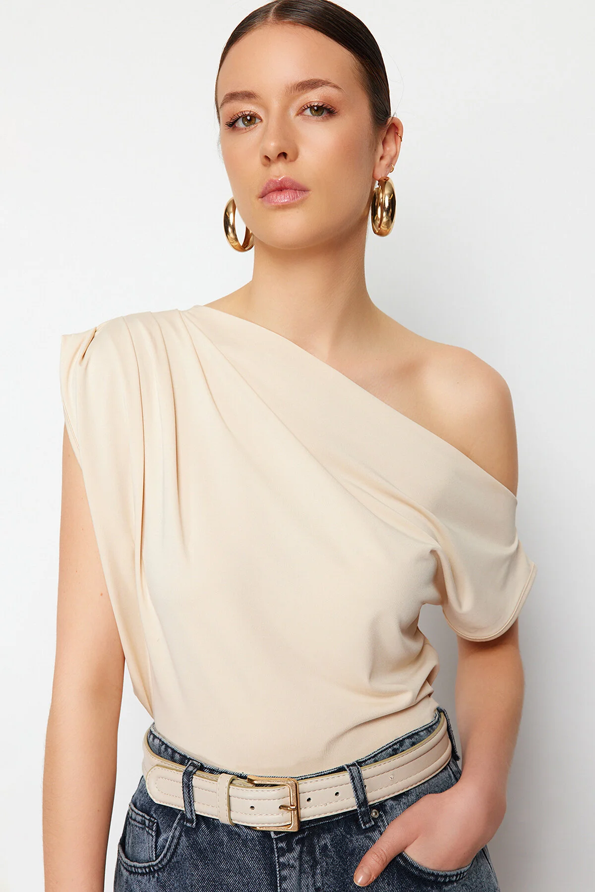 Trendyol Collection  Stein Regular/Normal Fit Asymmetrischer Kragen Ärmellose Stretch-Strickbluse TWOSS24BZ00396