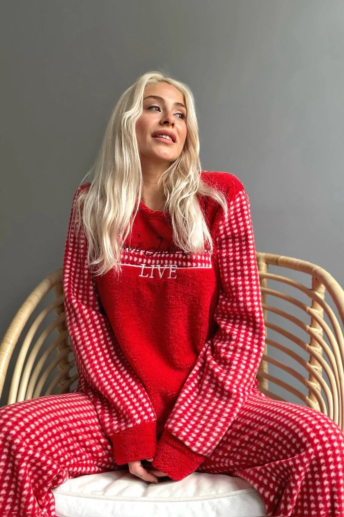 Pijamaevi  Red Live gemustertes Plüsch-Pyjama-Set für Damen