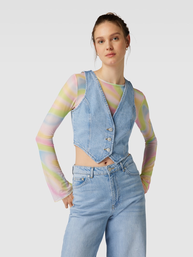 Jeansweste mit Ziernähten in hellblau