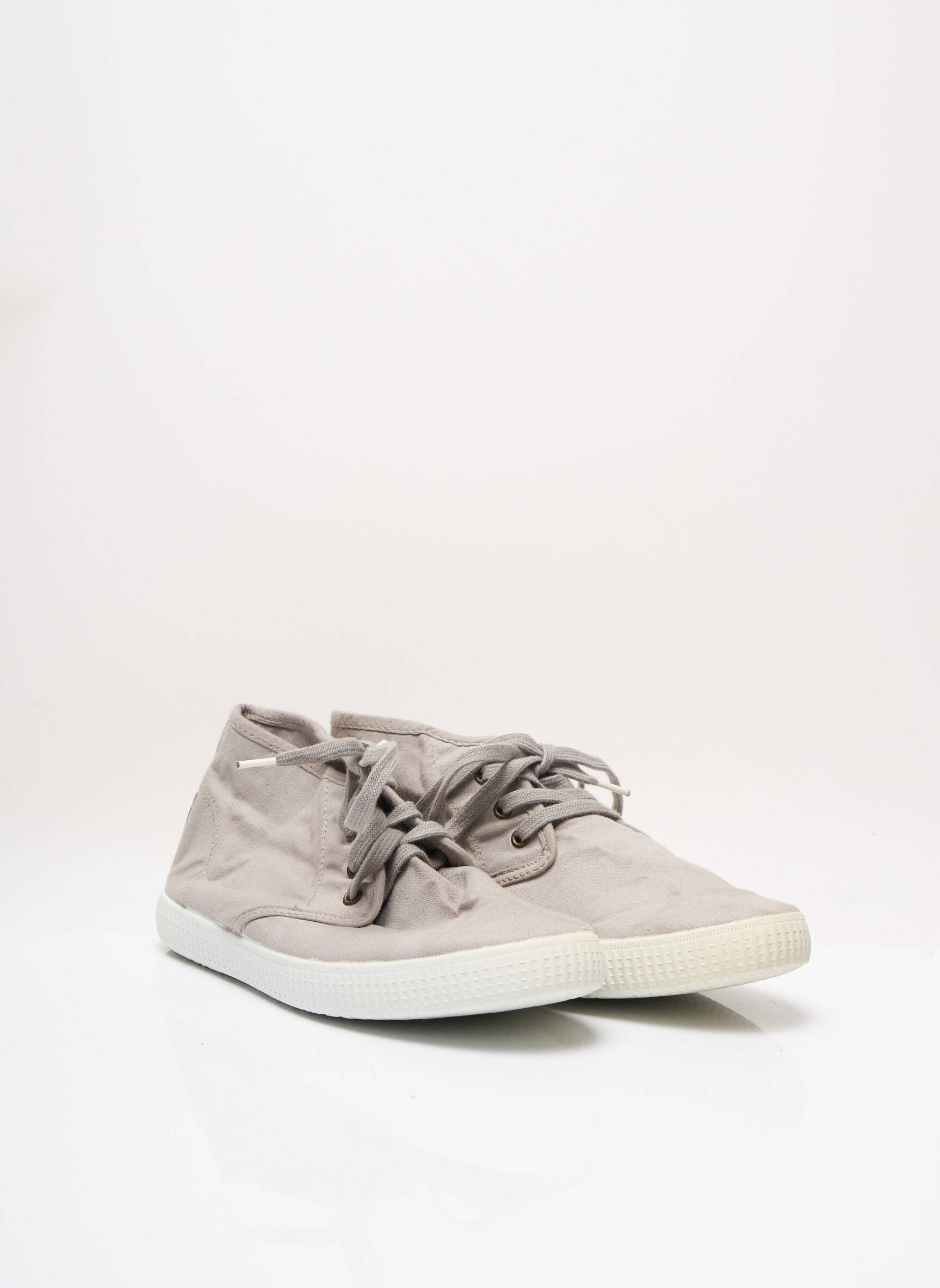 Victoria Baskets Unisexe couleur gris