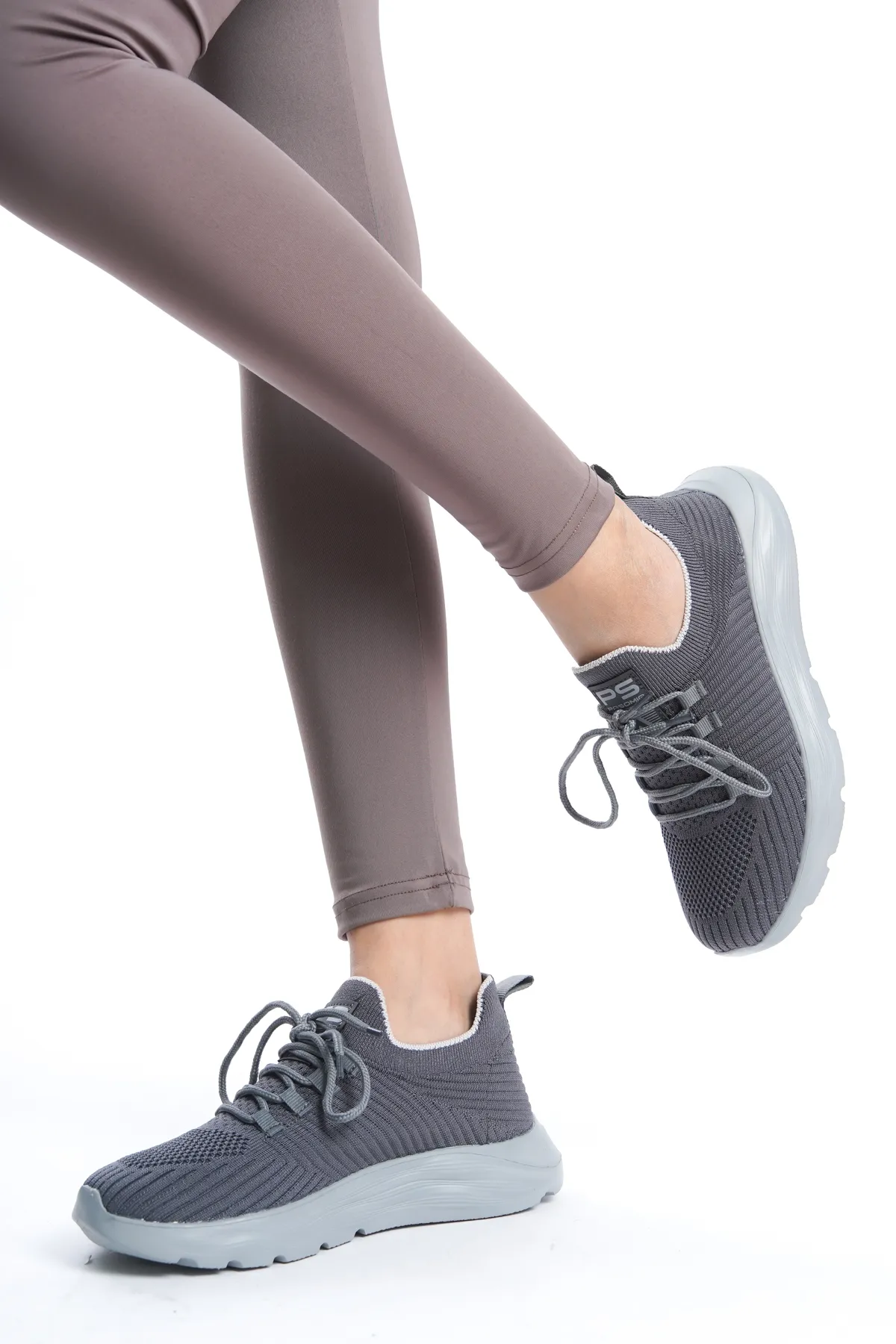 en7  Geräucherter Unisex-Sneaker aus bequemer und leicht zu tragender Strickware 4556